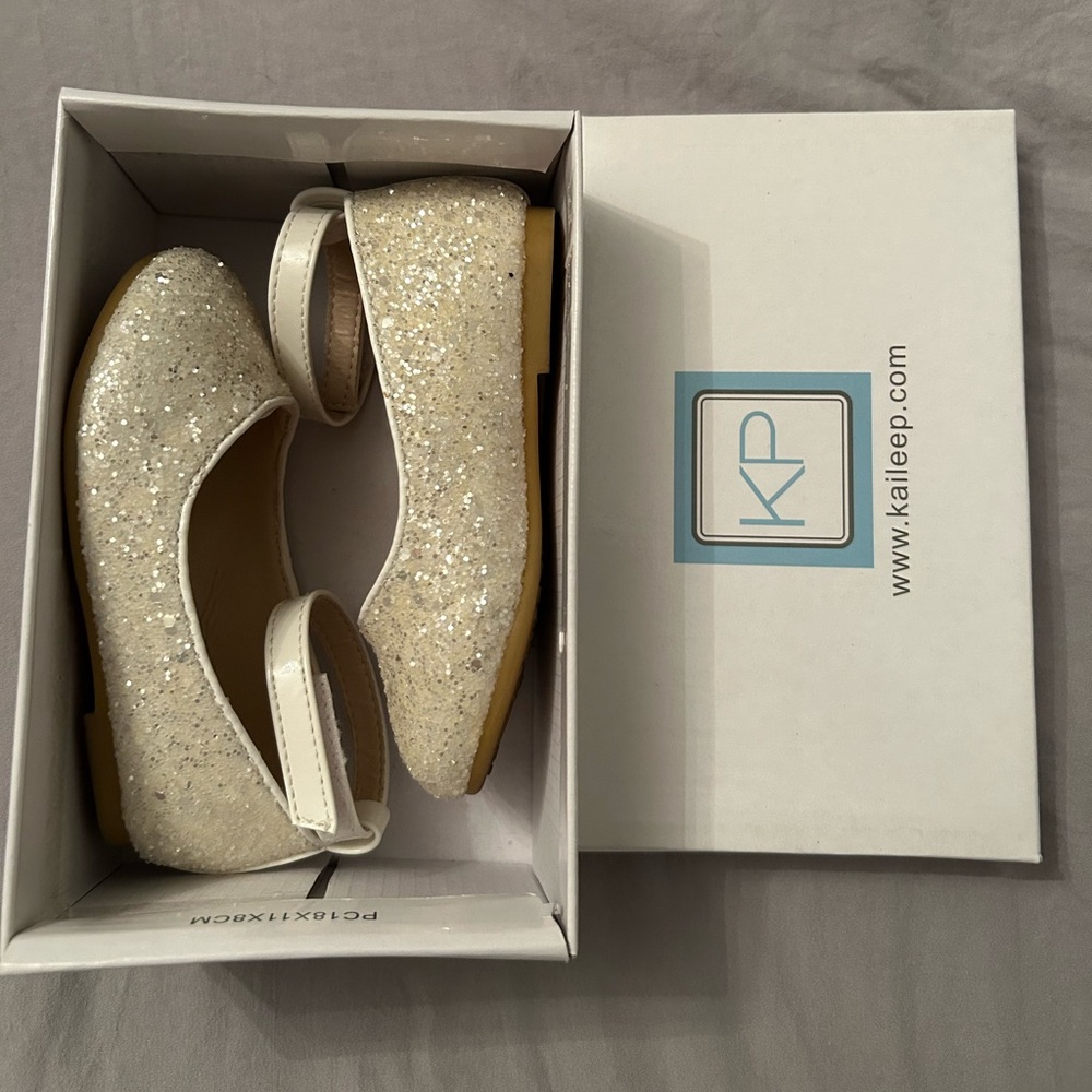 Kailee P toddler girl dress shoes white glitter rock